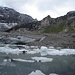 Eisberge, im Hintergrund der kalbende Gletscher.<br />Blick in Richtung Rau Stöckli.