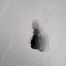 Spalte mitten auf der Schipiste...