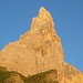 Ein vorletzter Gruß - die untergehende Sonne verzaubert das Matterhorn Südtirols, den Cimon della Pala .....