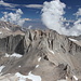 Gipfel Mount Whitney - Blick in nördliche Richtung. Mittig: Mount Russell.