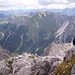 Dohle im Vordergrund, Lechtaler Alpen im Hintergrund