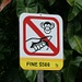 Affen zu füttern ist in ganz Singapur verboten.