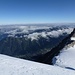 wunderschöner Blick hinunter nach Chamonix; darüber thront die Aiguille du Midi