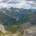 Blick zur Hornbachkette; etwas links der Bildmitte der Große Krottenkopf.