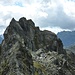 Beim Aufstieg zur Südlichen Sarotlaspitze 2564m, Blick zurück zur Sarotlaspitze 1551m am Sarotlapaß