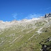 wir kommen der Steilstufe und dem Gletscherschliff unterhalb des Unnerbächgletschers näher;
beim grösseren Geröllfeld in der rechten Bildmitte befindet sich die Schöpfe der Suone Rämiflüo-Lüsga