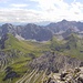 im Vordergrund: Grubigjoch, links dahinter: Anhalter Hütte, dahinter: Maldongrat, links der Hütte der grasige Tschachaun