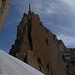 Beim Klettern über den Cosmique Grat: Aig. du Midi!<br />In der Bildmitte, eher unten erkennt man noch zwei Kletterer ;-)