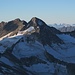 Hinter dem Großen Geiger erkennt man (mit Zoom) die Dolomiten. Am linken Bildrand das Obersulzbachtörl.