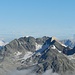Das benachbarte Surettahorn zum greifen nahe (mitte, links vom gelben Gipfelkopf Punta Rossa ist der Hauptgipfel der Punta Nera 3027 m.Dort oben waren wir vor 2 Wochen