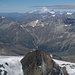 Blick vom Breithorn zum Klein Matterhorn und genau dahinter zum Mont Blanc!