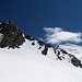 Aufstiegsroute zum Pollux, welche im Moment bei den Bedingungen so im Schnee verkürzt werden kann, anstatt auf dem Grat zu "klettern"...