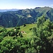 grüner geht es nicht-Gelände beim Aufstieg zum Monte Bisbino