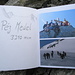 Il libro di vetta comincia con le foto della spedizione sursilvana del 2010 per la posa della nuova croce 