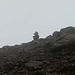 L'omino è posizionato all'inizio della cresta E a circa 2780 metri.