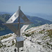 Das sehr schön gestaltete Gipfelkreuz (im Hintergrund Zürich, mein "Basislager")