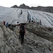 Gletscher erreicht. Einigen blieb hier wegen der Steilheit die Luft wegen .. ;-) .. sieht aber auf dem Foto (leider) nicht so beeindruckend aus.