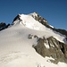 Piz Bernina 4049m - links vorgelagert La Spedla 4020m mit dem Spallagrat