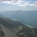 Blick in die südlichen Ötztaler Alpen (leicht rechts der Mitte die Wildspitze); es ist dunstig.
