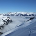 Ausblick ins Lintthal vom verschneiten Chnügrat