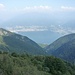 Oberhalb von Alpe di Neggia: Blick auf das Nordufer des Lago Maggiore