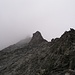 Der Nebel im Gipfelbereich wird dichter