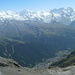 Zermatt mit Monte Rosa, Lyskamm und Breithorn.  Das dunkle Dreieck ganz rechts ist das Kleine Matterhorn.