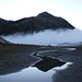 <b>Ore 7:35, partenza dalla Diga del Lago di Lucendro (2080 m).</b>