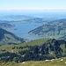 Tiefblick zum Sihlsee und weiter am Horizont zum Zürich- und Greifensee