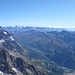 Grandes Jorasses im Vordergrund und Walliser Alpen in der Ferne
