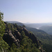 auch hier schweift der Blick ins Elbtal - gesehen von der Schrammsteinaussicht (420m) - man beachte links wie windig es doch ist!