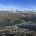 Blick hinunter auf St. Moritz und den gleichnamigen See.