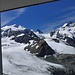 Blick aus dem Zimmer der Diavolezza Hütte. Rechts der Piz Bernina und links die Bellavista