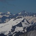 Ausblick VII: Berner Hochalpen um das Finsteraarhorn, davor Galenstock und Dammastock, im Vordergrund Oberalpstock