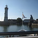 die bekannte Hafeneinfahrt mit Bayerischem Löwen und Leuchtturm