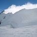 Im Silbersattel (4515m). Ein prächtiger Grat leitet aufs Nordend (4609m), das ist der Lohn nach dem langen öden Gletscheraufstieg!