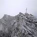 Das spartanische Gipfelkreuz auf den Kichlispitzen