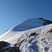 Der steile Firnrücken zwischen Balfrin NW-Gipfel und Gross Bigerhorn. Im Führer mit L bewertet, aus meiner Sicht aber eher WS.