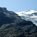Über die dunkle Gratlinie von rechts unten nach links oben verläuft der Klettersteig zur Tierbergli-Hütte.
