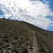 Der weitere Anstieg zum Monte Argentella führt über eine der für Umbrien so charakteristischen Schrofenhänge.
