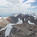 Gipfel Mount Dana - Blick in südliche Richtung zum Mount Gibbs. Dahinter müssten von links nach rechts zu sehen sein: Mount Wood, Parker Peak, Koip Peak, Kuna Peak und Kuna Crest.