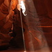 La luce che scende in un fascio verticale all'interno dell'Upper Antelope Canyon...momento mistico! 