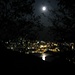 La luna si specchia sul lungo lago di Lecco