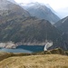 <b>Diga e Lago di Luzzone visti dalla vetta del Pizzo Pianca.</b>