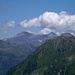 Blick über das Seehorn 2439 m (mit dem Sender) nach Italien: links hinten Pizzo Diei 2906 m und rechts Monte Cistella 2880 m 