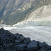 Blick hinunter zur Eisgrotte und dem kleinen Gletschersee, vielleicht könnte man da bald "Eisschollenfischen " anbieten