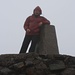 Auf dem Ben Nevis / Beinn Nibheis (1344m). Trotz dem sehr schlechten Wetter war die Tour auf den Berg abwechslungsreich und interessant und mein 25. Europäischer Landeshöhepunkt ist erreicht. Schade dagegen ist, dass wir keine schwierigere Route im Aufstieg wegen dem schlechten Wetter wählen konnten.