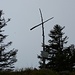 windiges Gipfelkreuz am Lahnerkopf