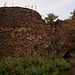 resti dell'antica cinta muraria, con piccolo naviglio