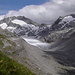 Hochfeilerhütte 2710m mit Gliederferner und untere Weißzintscharte 2930m<br />Im Hintergrund Hohger Weißzint 3370m<br />